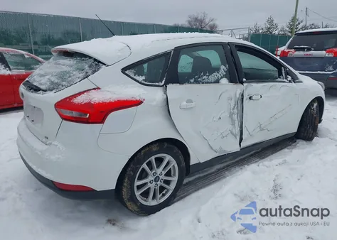 2015 Ford Focus Se z USA, uszkodzony, nr VIN 1FADP3K23FL222736